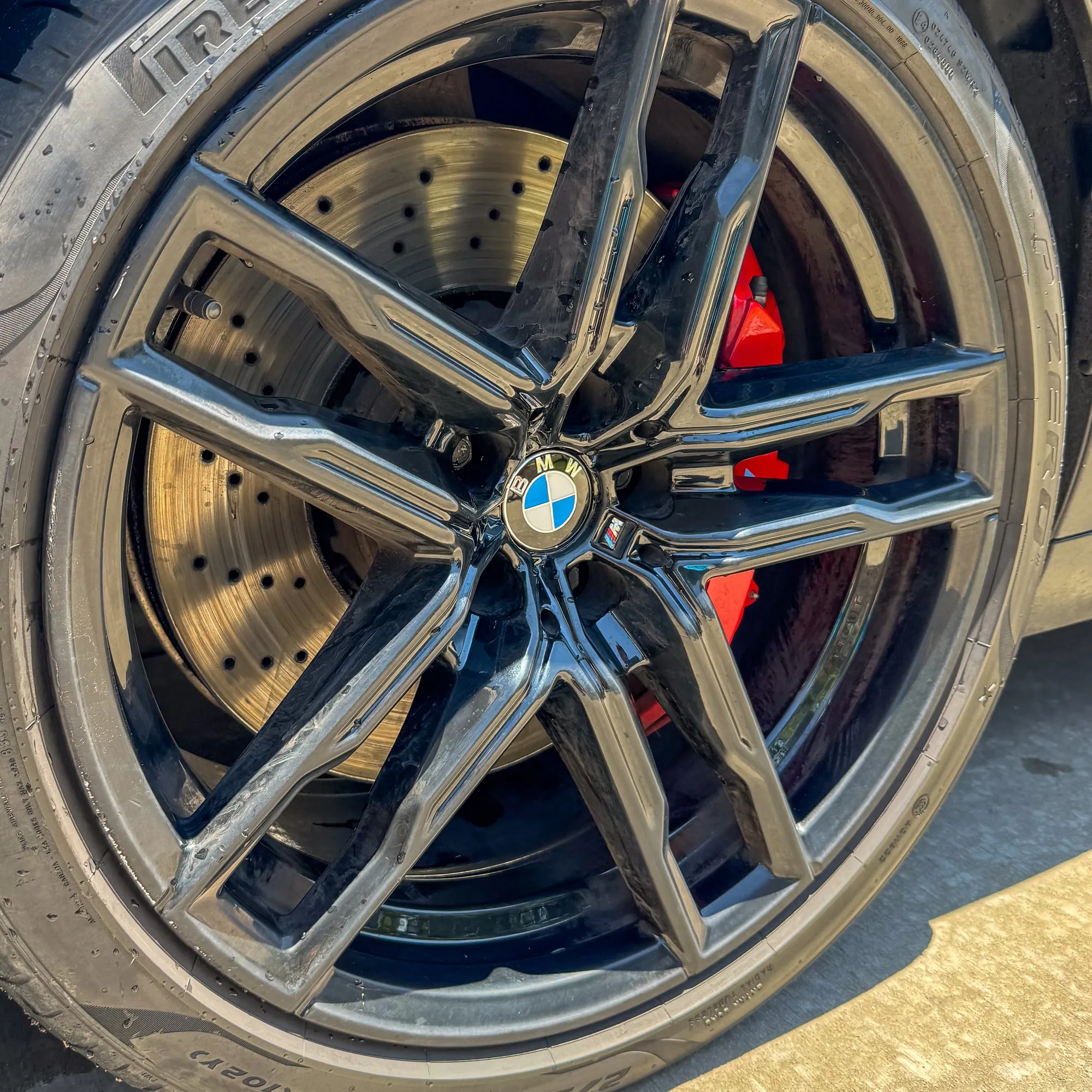 Detailing work, Bmw wheel red caliper