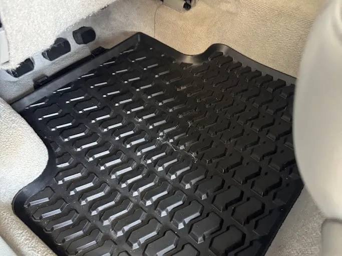 After, Rubber floor mat, before and after the extractor